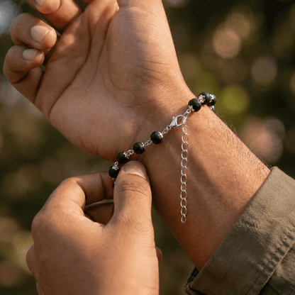 Silver Cap Karungali Bracelet For Men - Gurunoor